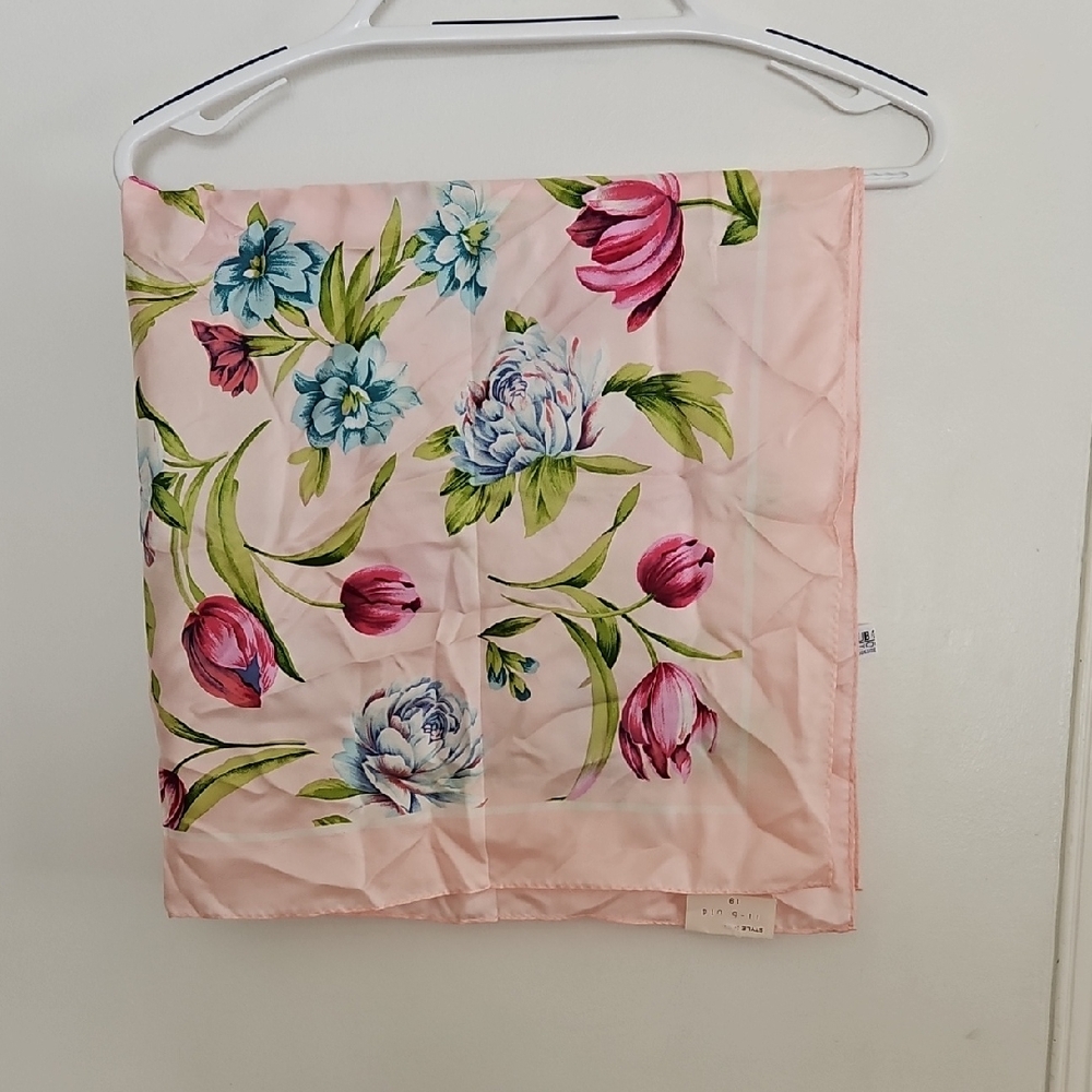 NWT Vintage Club 7 Echo Floral Silk Scarf Japan